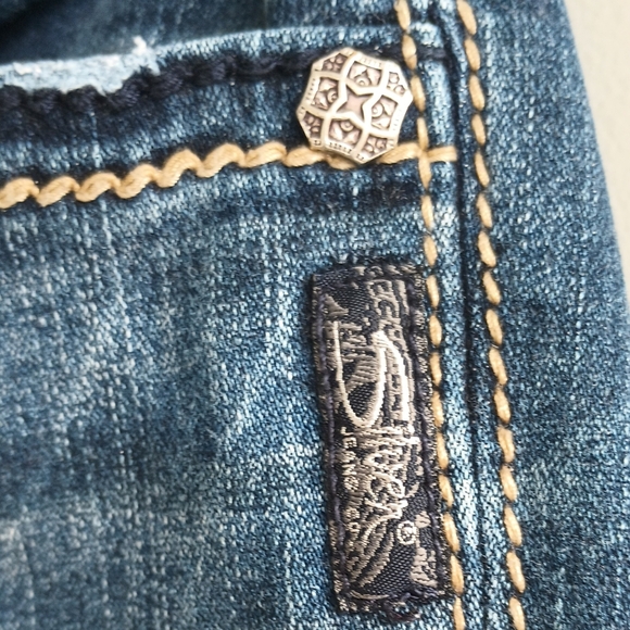 Silver - Picture 8 of 8